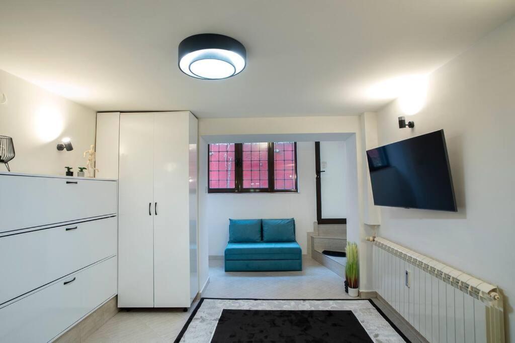 Studio With Courtyard Just Steps Away Vitosha Str Sofia Buitenkant foto