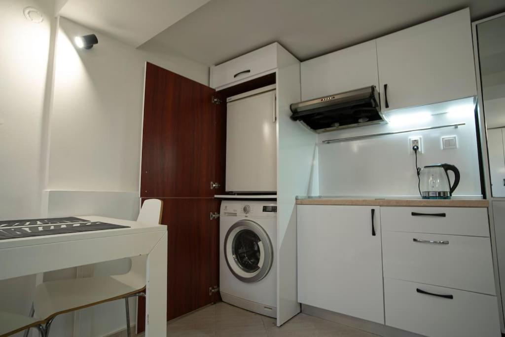 Studio With Courtyard Just Steps Away Vitosha Str Sofia Buitenkant foto