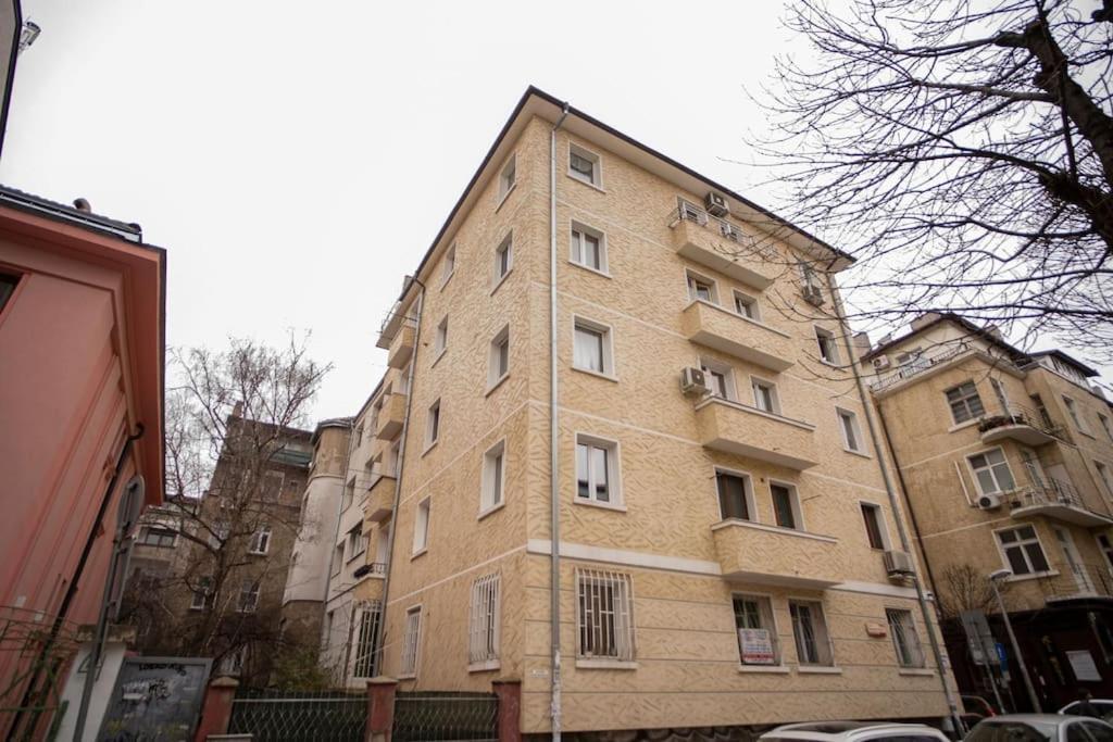 Studio With Courtyard Just Steps Away Vitosha Str Sofia Buitenkant foto